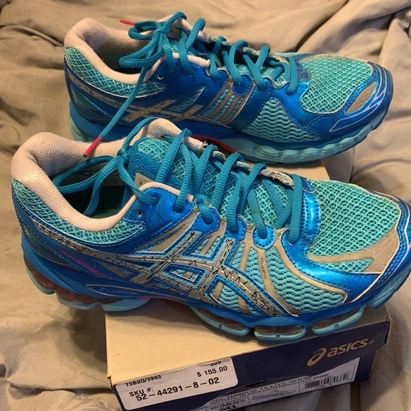 Women’s Asics - Picture 4 of 4